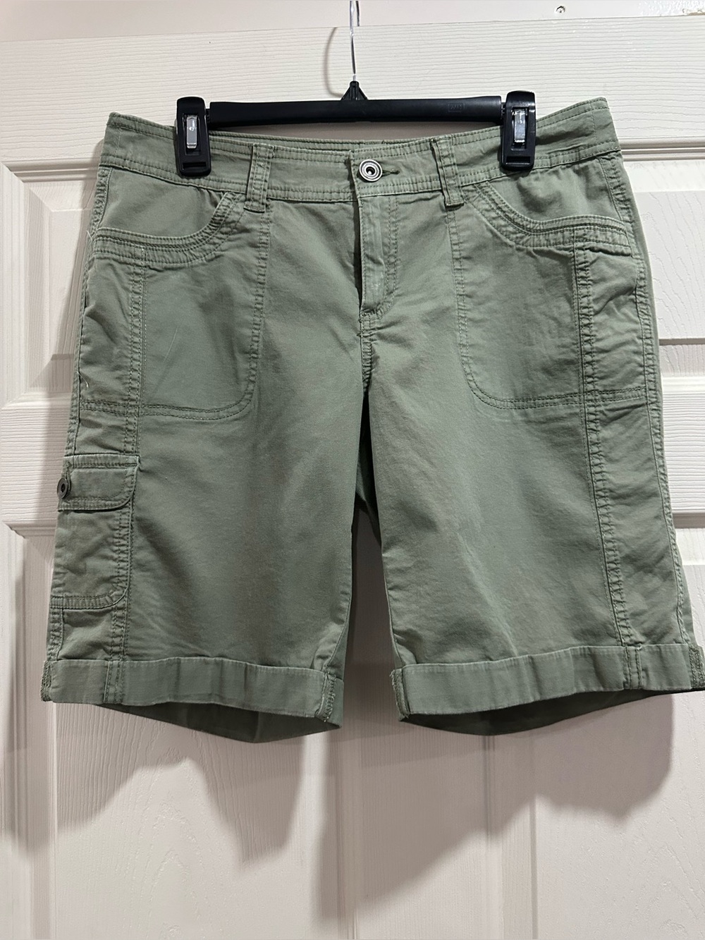 Faded Glory Sage Green Cargo Shorts with Cuffed Hem